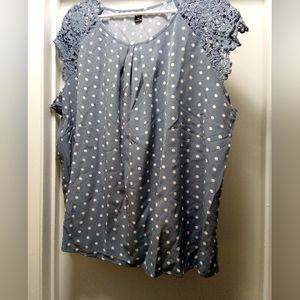 Women's Blouse with lace sleeves